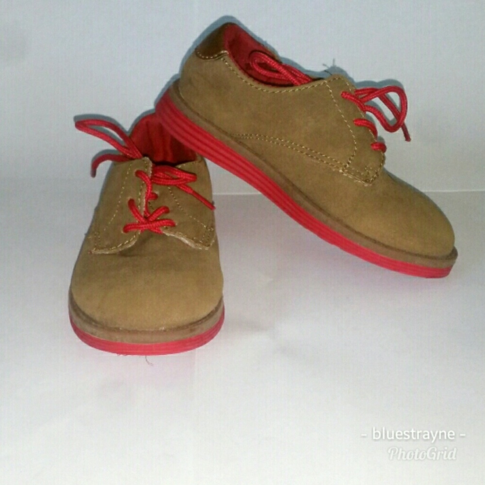 Boy's Oshkosh B'gosh Brown and Red Shoes Size 8